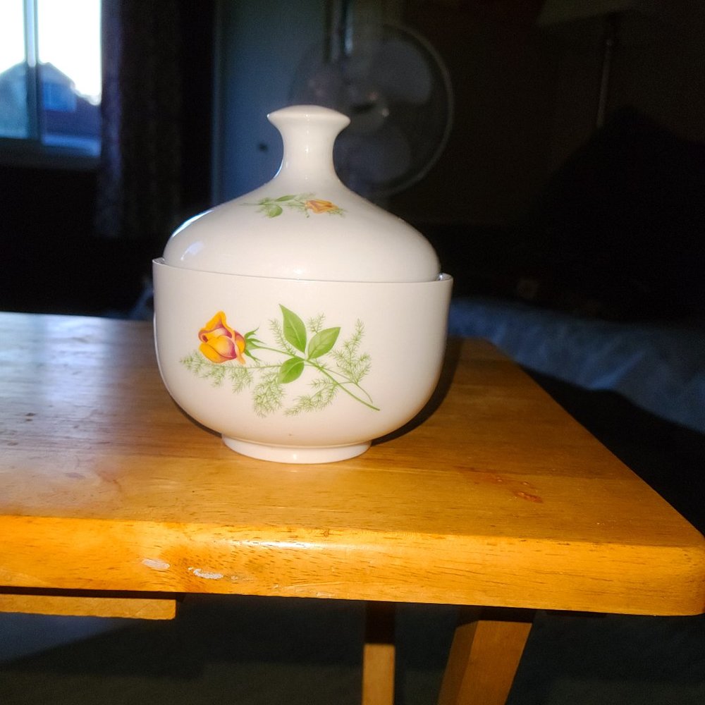 VINTAGE PORCELAIN KAHLA ROSE SUGAR BOWL MADE IN GERMAN DEMOCRATIC REPUBLIC